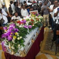 Familiares y comunicadores despiden a uno de los dos periodistas asesinados en Haití - Noticias de hoy en República Dominicana | De Último Minuto