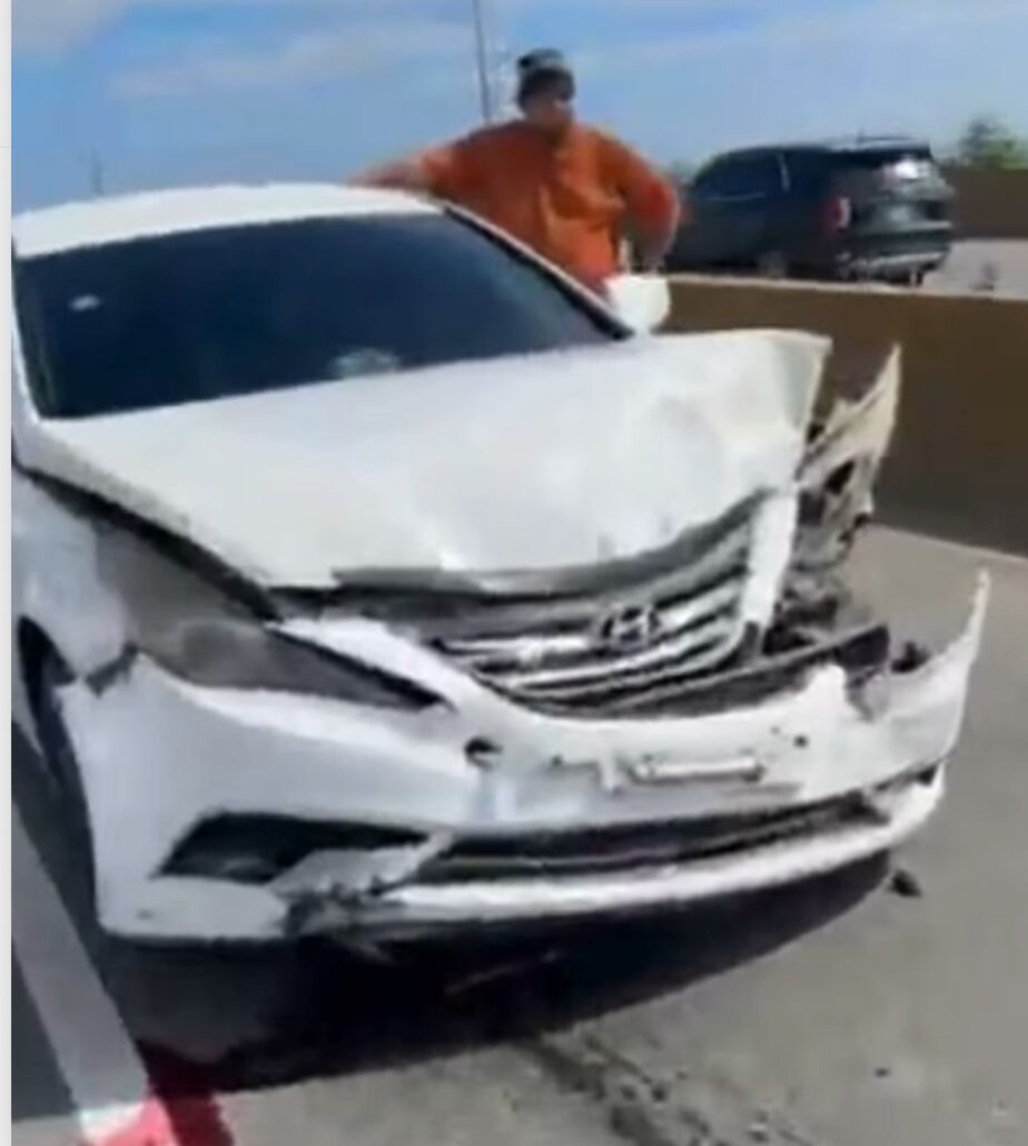 Accidente múltiples en la autopista Las Américas; hay varios heridos 