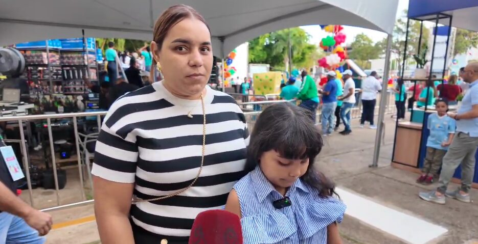 Con entrega de bicicleta a una niña, Alcaldía DN inicia hoy 5ta entrega de Plásticos por Juguetes