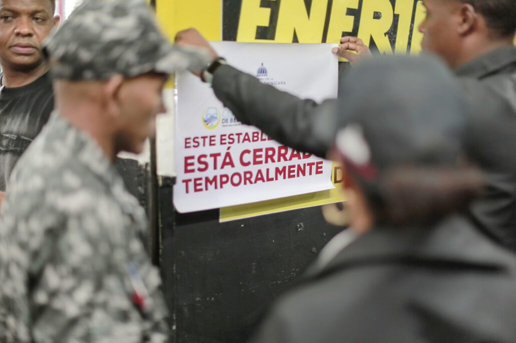 El COBA cierra cinco negocios y notifica 11 en Operación Garantía de Paz en el DN 