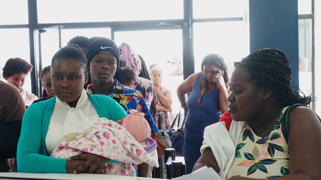 Partos de haitianas: un alto costo que compromete la salud dominicana