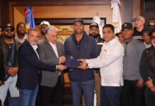 Kelvin Cruz exhorta al equipo dominicano defender la patria y traer corona de la Serie del Caribe