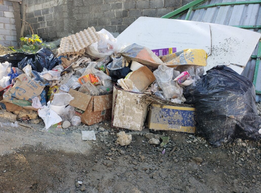 Basura y mal estado de las calles, común denominador de Cancino Adentro