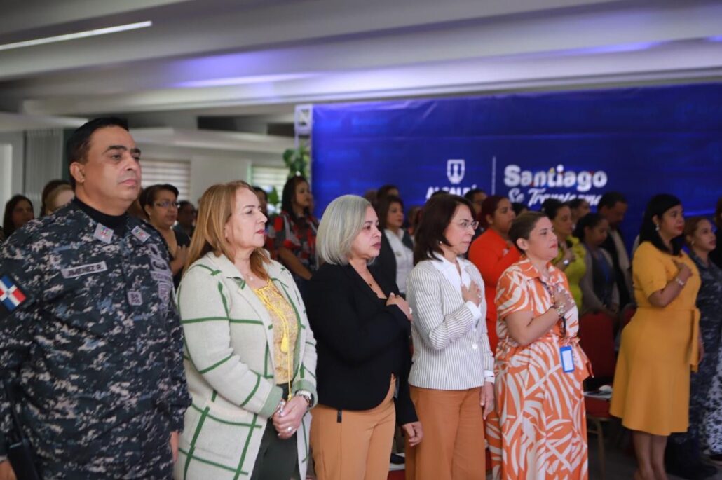 Alcaldía y Liga Municipal Dominicana realizan taller “Familia sin Violencia” en Santiago