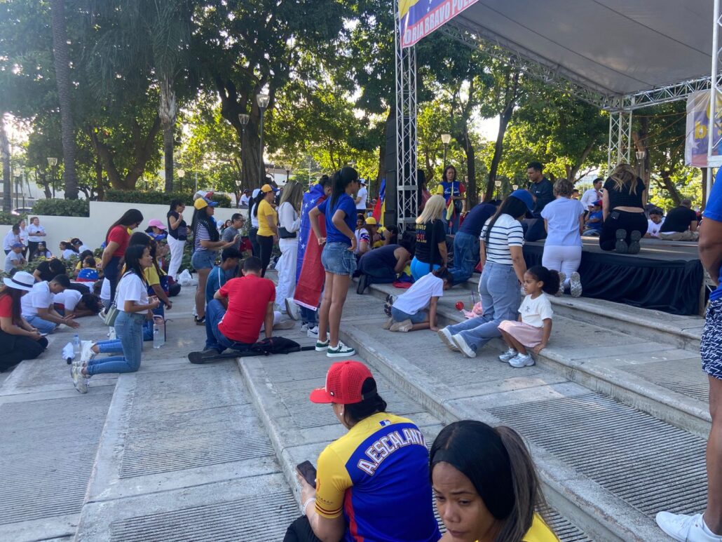 Venezolanos en RD llaman a compatriotas a mantener la lucha