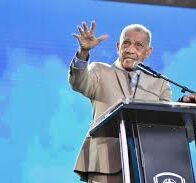 ¿Quién es el pastor Ezequiel Molina? 