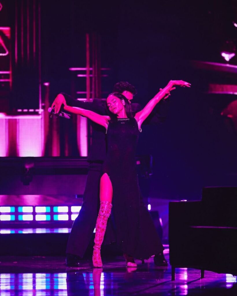 Natti Natasha estrenó ‘Desde Hoy’ en el majestuoso escenario de Premio Lo Nuestro | De Último Minuto