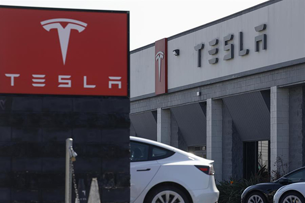 Tesla lanzará su sistema de 