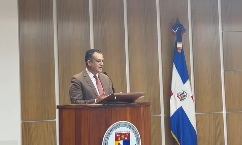 Pleno de la JCE presenta en PUCMM el proyecto de nueva cedula de identidad y electoral