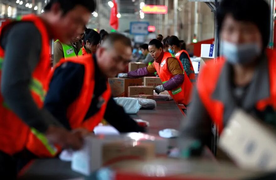 El servicio postal de EE.UU. reanuda la entrada de paquetes procedentes de China y Hong Kong