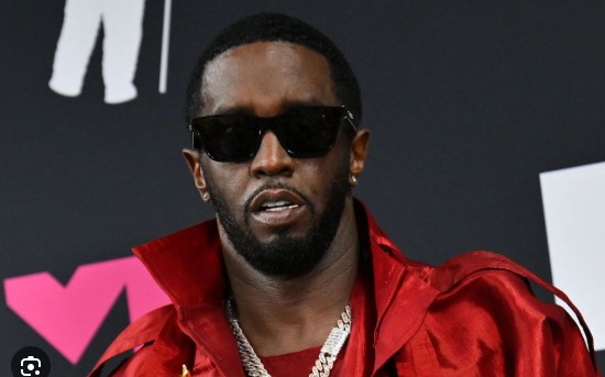 Diddy demanda al canal NBC por un documental que lo vincula con la muerte de su expareja