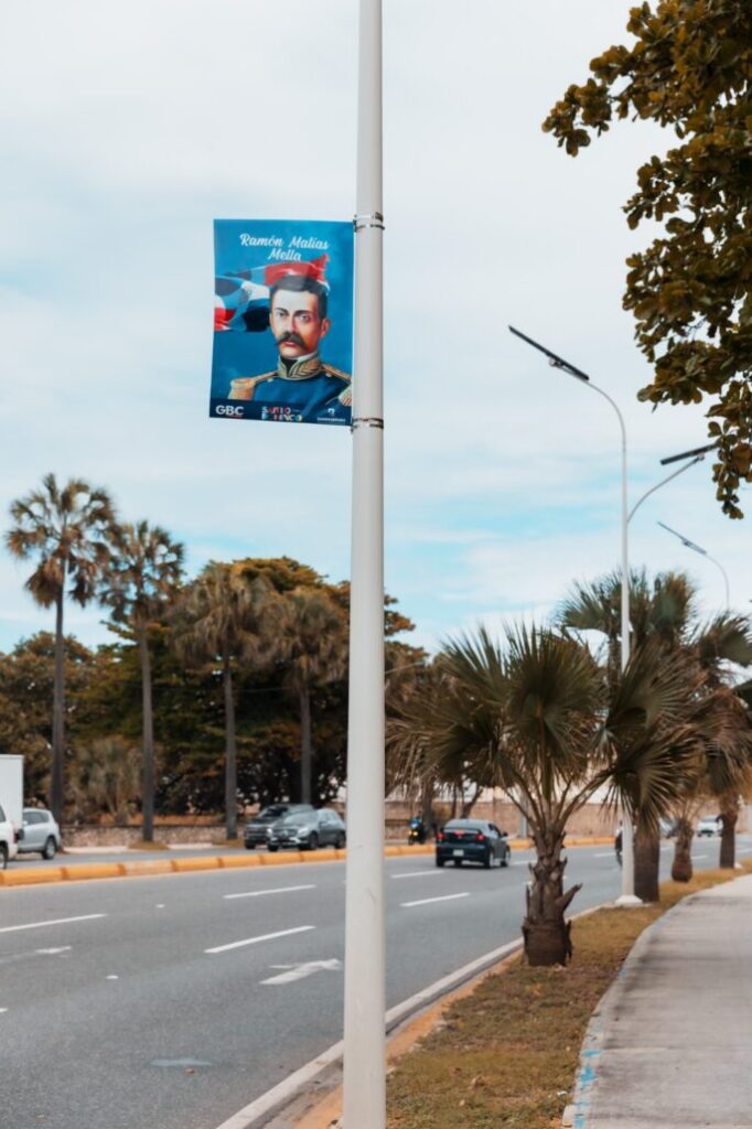 Alcaldía del DN honra a la patria con imágenes de héroes en el Malecón SD | De Último Minuto