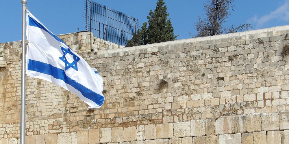 Israel liberará el sábado a 602 prisioneros palestinos a cambio de sus rehenes