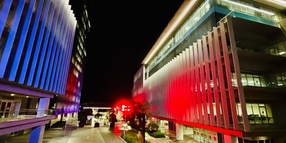 Capital de Honduras se ilumina con colores de RD