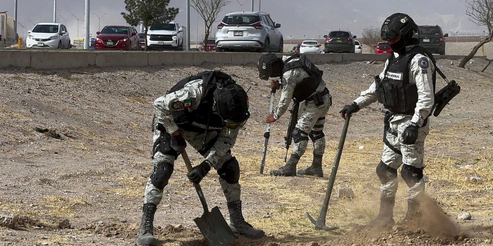 Guardia Nacional de México excava en la frontera con EEUU en busca de túneles clandestinos