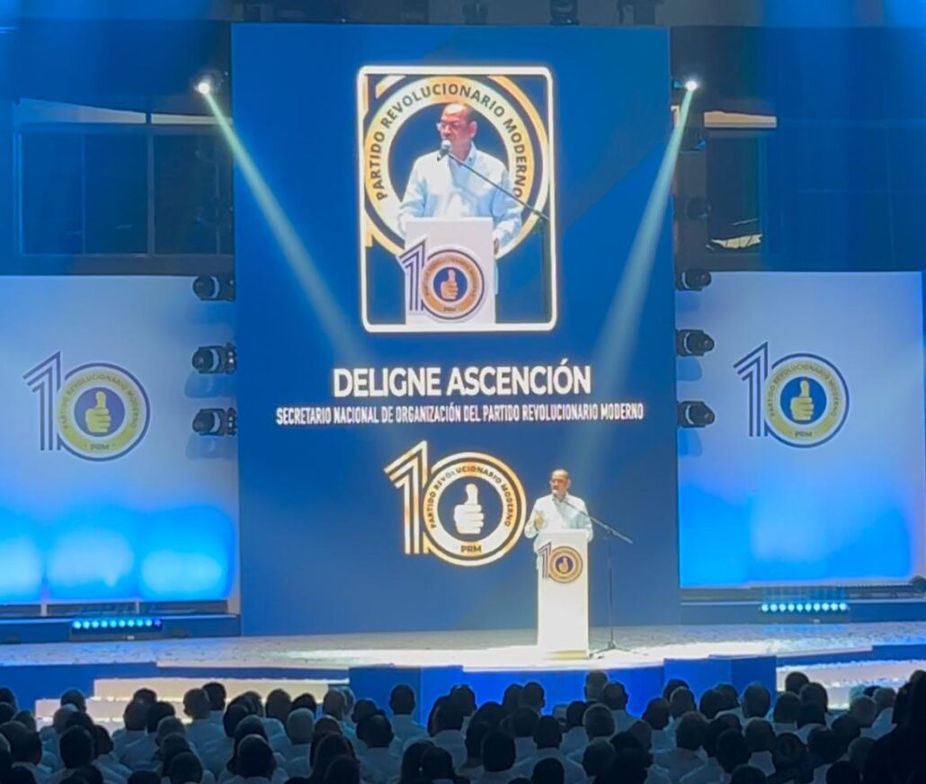 Deligne Ascensión con emotivo discurso en aniversario ignora rumores de renuncia