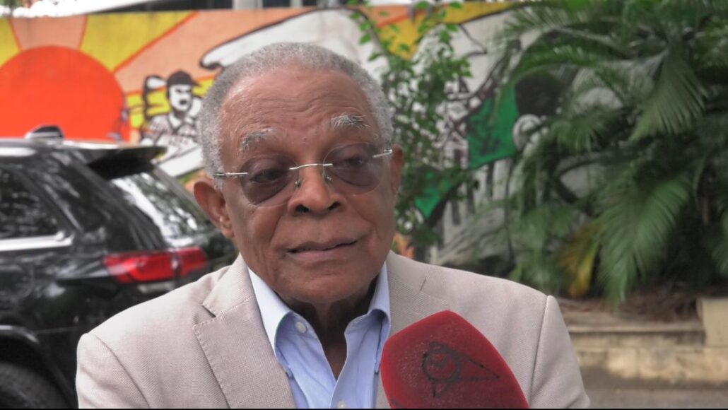 Ramón Martínez aclara que EE.UU. no está eliminando ayudas, sino ajustando su presupuesto para políticas internas