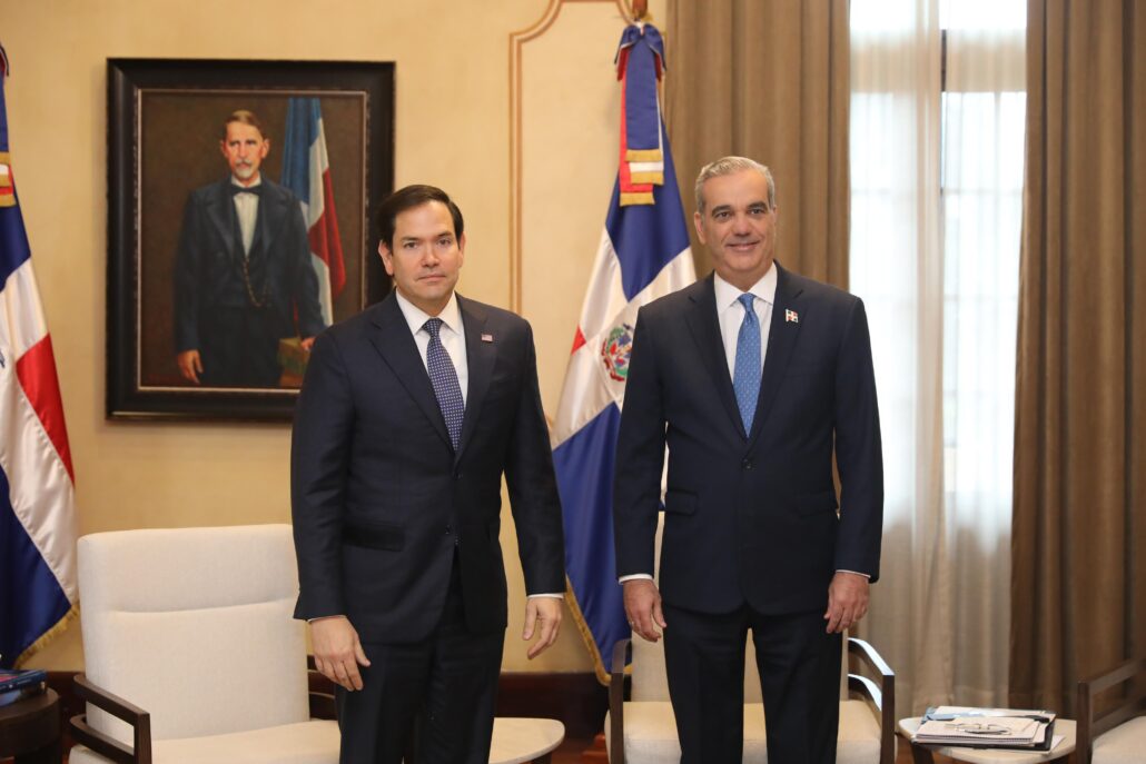 Luis Abinader recibe en su Despacho al secretario de Estado de EEUU, Marco Rubio