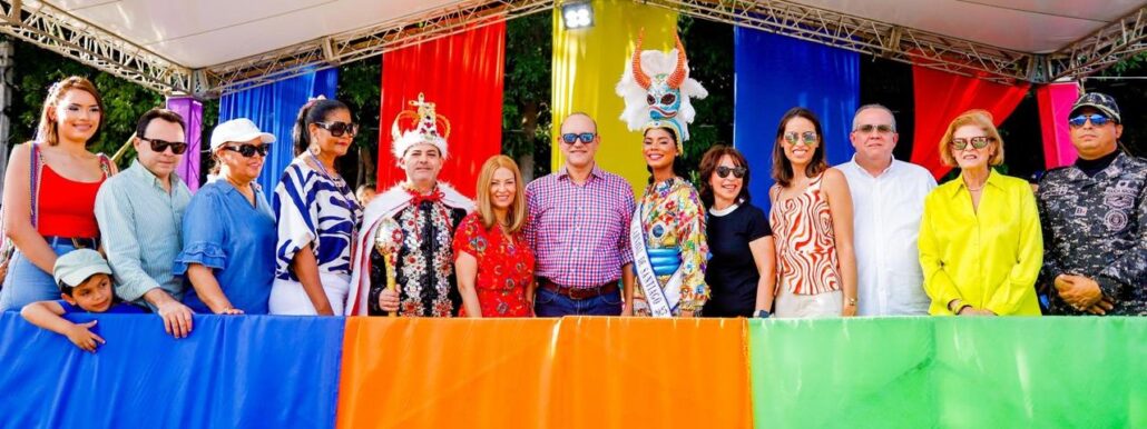 Santiago vibra con el inicio de su carnaval: un desfile de cultura, tradición y alegría
