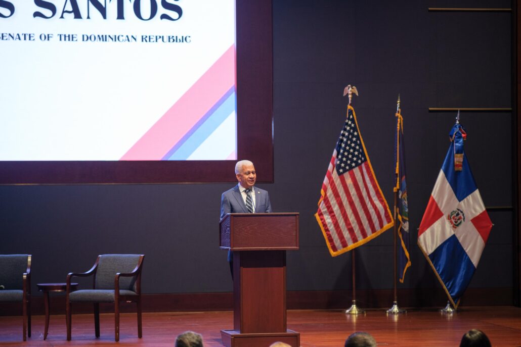 Ricardo de los Santos, ante el Capitolio de Estados Unidos, llama a aprovechar las ventajas que ofrece el nearshoring para ambos mercados