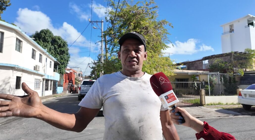 Residentes de la calle Esperanza en Herrera exigen solución tras 15 años sin agua potable