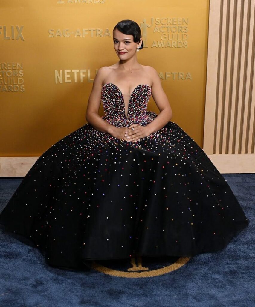 Desbordando glamour y elegancia, inicia la alfombra de los SAG Awards | De Último Minuto