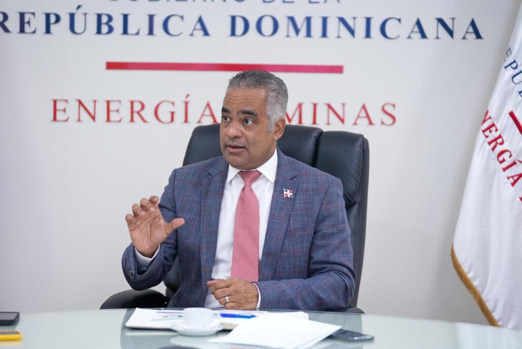 El ministro de Energía y Minas, Joel Santos.