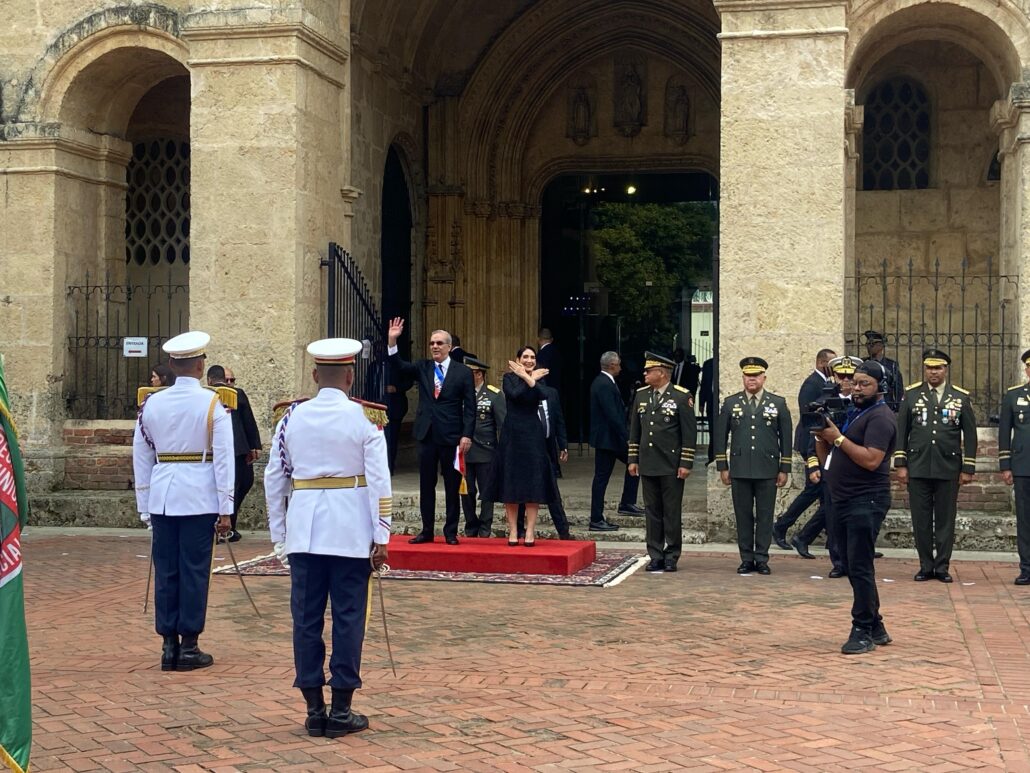 Abinader participa en tedeum por Independencia Nacional en la Catedral Primada de América
