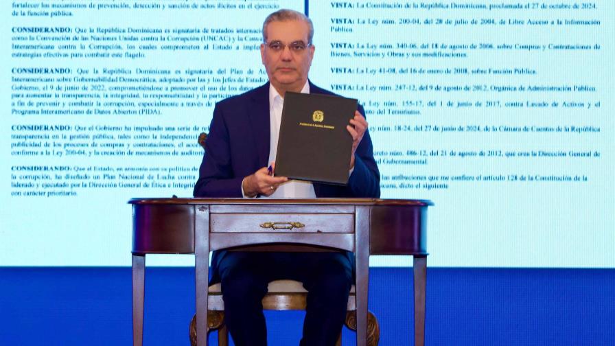 Abinader crea comisión de transparencia y anticorrupción