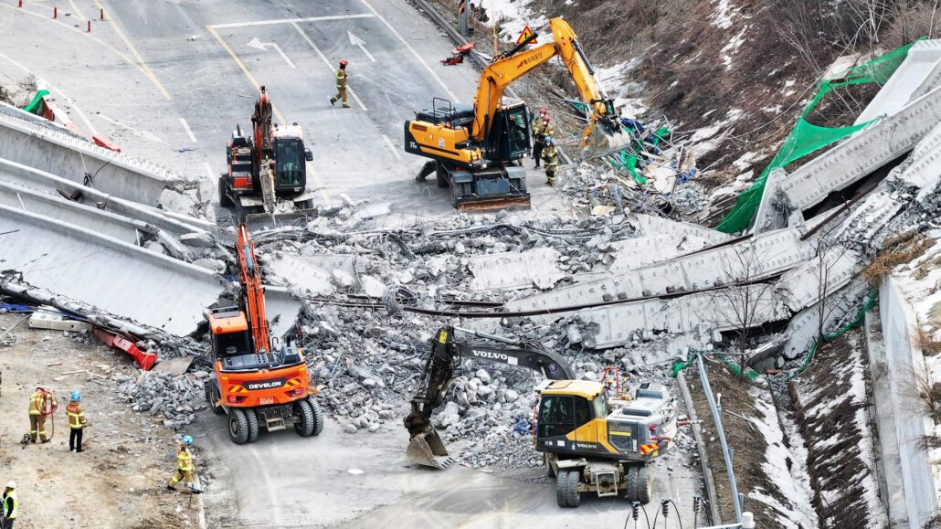 Cuatro muertos y seis heridos en el derrumbe de un puente en construcción en Corea del Sur