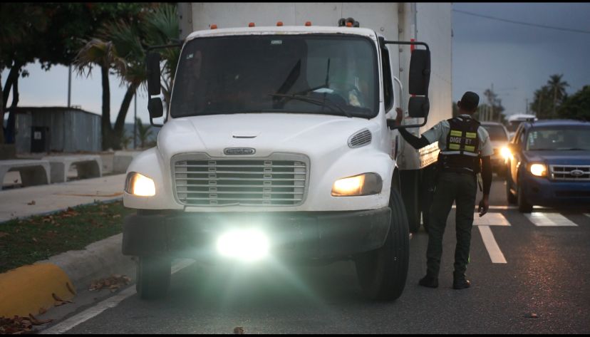 Camioneros desconocen medida.