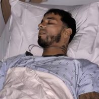 Anuel AA estaría hospitalizado por supuesta infección de tatuaje