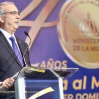 Presidente Abinader otorga la Medalla al Mérito de la Mujer a 16 dominicanas por su destacada trayectoria
