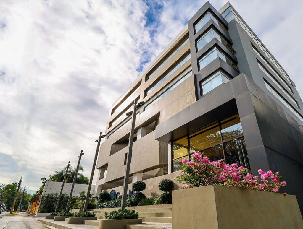 Edificio donde funciona Diario Libre