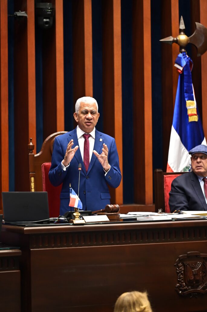 El presidente del Senado, Ricardo de los Santos