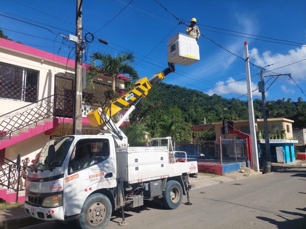 Edesur arrecia contra el robo de luz y desconecta a más de 7,700 ilegales | De Último Minuto