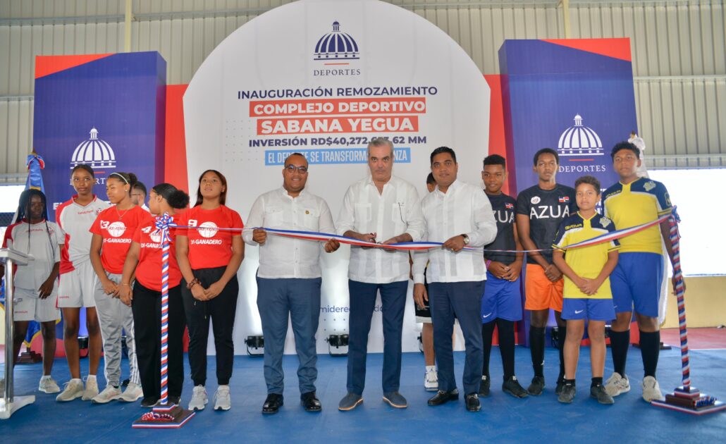 Abinader entrega centro deportivo en Azua con inversión de 40 millones de pesos