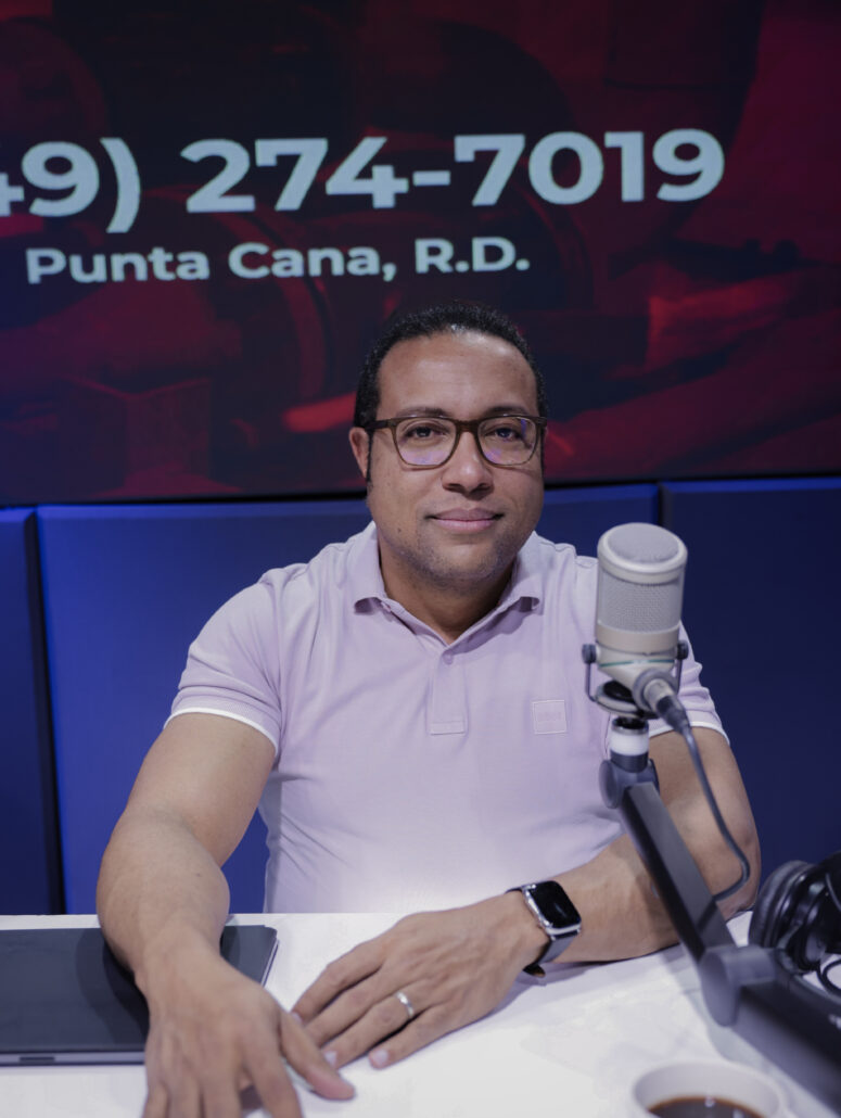 ¡87 empleados por día! Eliseo Almánzar critica crecimiento de la nómina pública