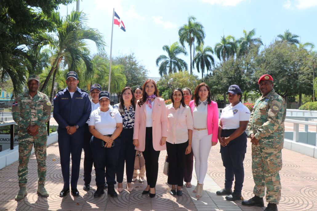 Mujeres Líderes Dominicanas honra el legado femenino en la Independencia Nacional ante el Altar de la Patria