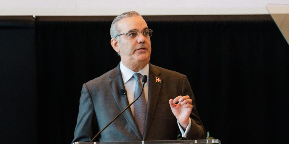 Presidente Abinader asciende a varios coroneles del Ejército a generales