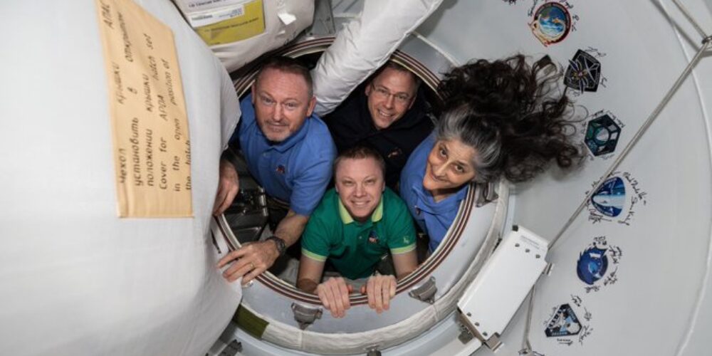 Los astronautas atrapados en la Estación Espacial regresarán a la Tierra el martes