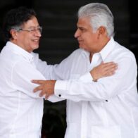 Mulino recibe a Petro en Panamá para tratar temas como la migración y el narcotráfico