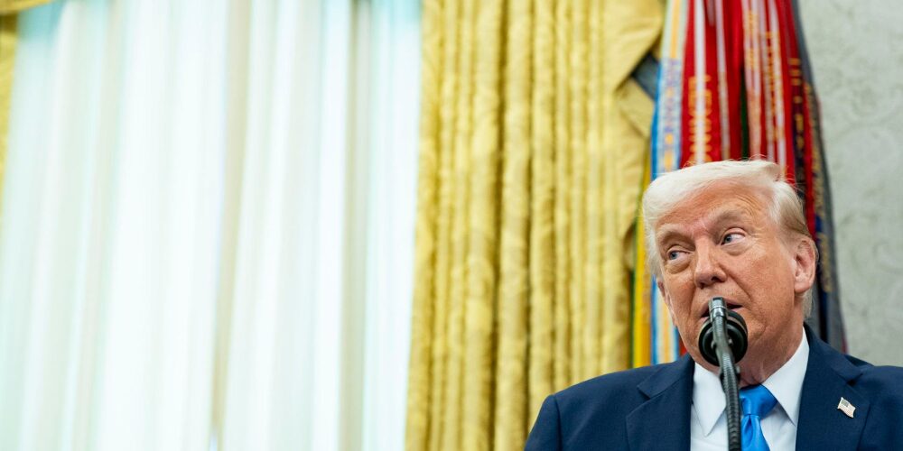 Trump amenaza con bombardear Irán si no se alcanza un acuerdo nuclear