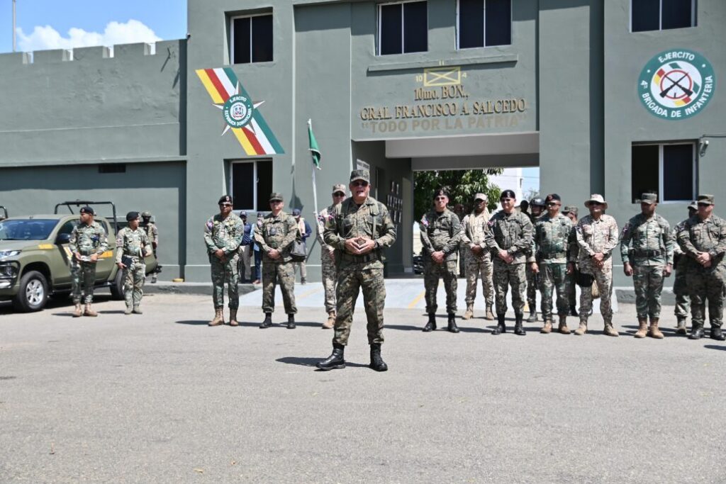 Ministro de Defensa supervisa operatividad de tropas en la frontera sur y norte del país | De Último Minuto