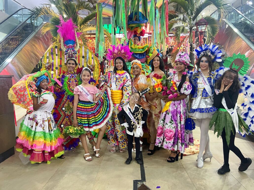 Celebran certamen para anunciar Reina Infantil del Carnaval Santiago