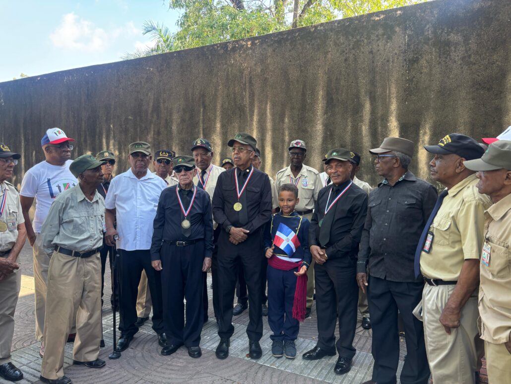 Militares de 1965 rinden tributo a Francisco del Rosario Sánchez y llaman a rescatar valores patrios