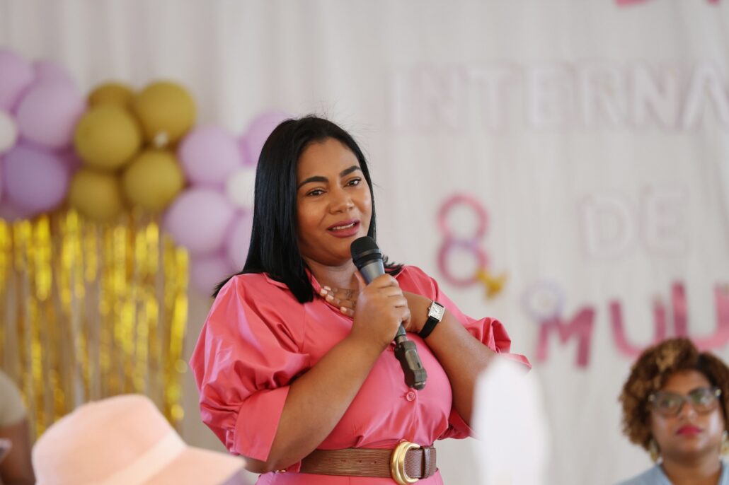 Diputada Leyvi Bautista realiza una tarde de té en conmemoración del Día de la Mujer