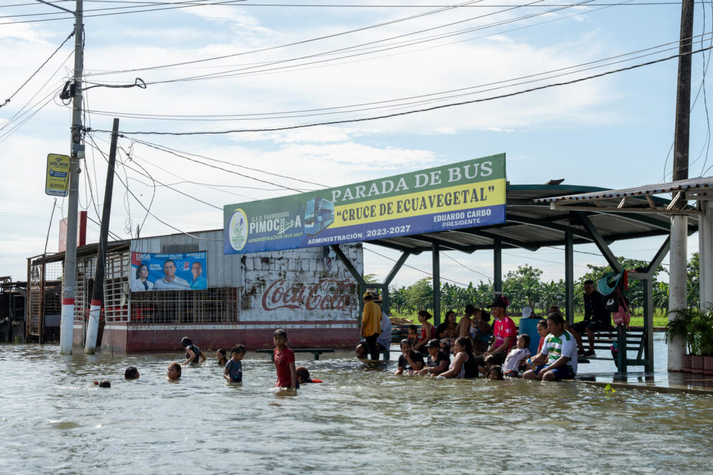 Se eleva a 18 el número de fallecidos por las lluvias en Ecuador