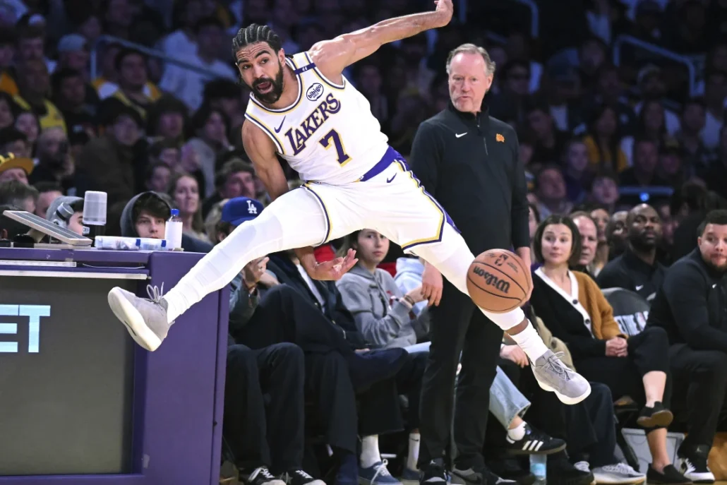 Los Lakers rompen racha de cuatro derrotas con triunfo sobre los Suns - Noticias de hoy en República Dominicana | De Último Minuto