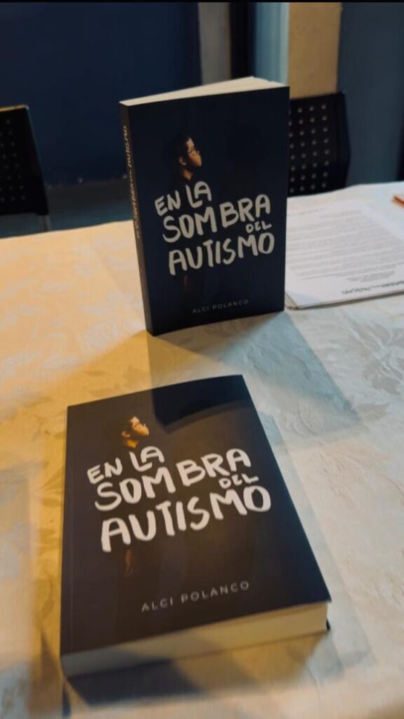 Tras 10 años de escritura, Alci Polanco lanza su libro “En La Sombra del Autismo” | De Último Minuto